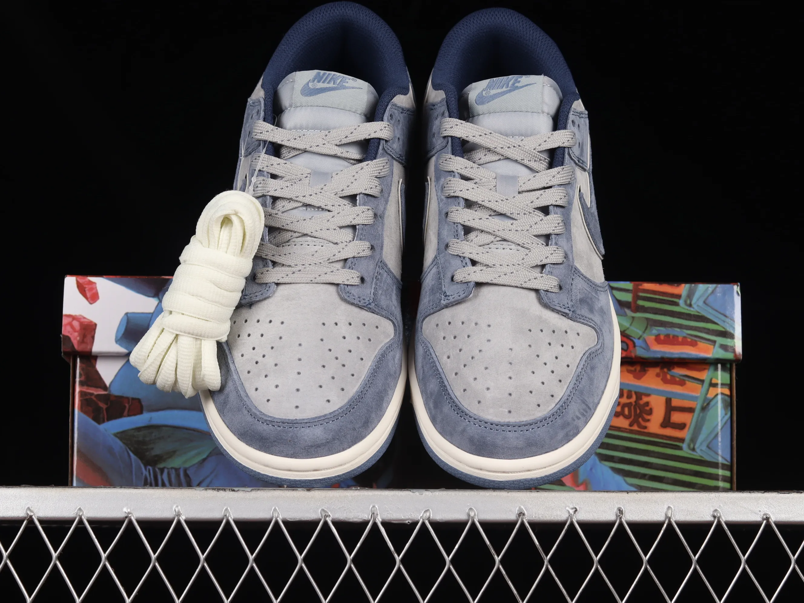 All Categories Nk SB Dunk Series Nk SB Dunk Low Low-top sneakers Otomo Katsuhiro x Nk SB Dunk Low "Steamboy OST" Creative customization collaboration Otomo Katsuhiro co-branded SB low-top sports and leisure sneakers DR3369-526